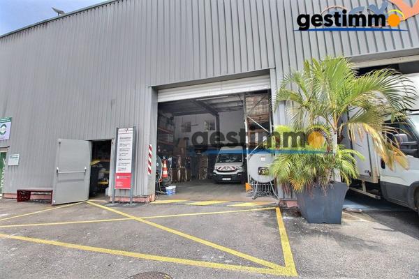 Local professionnel 233m²- Matoury