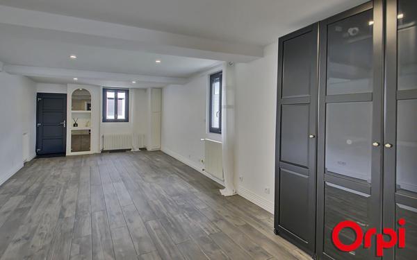 Maison à vendre    5 pièces •  La Tour-du-Pin