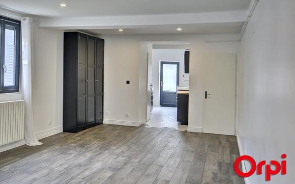 Maison à vendre    5 pièces •  La Tour-du-Pin