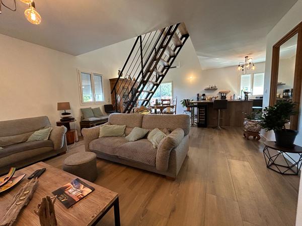 À Vendre a Monte -Duplex récent avec beaux volumes