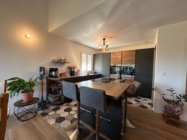 À Vendre a Monte -Duplex récent avec beaux volumes