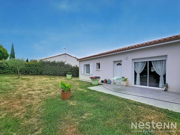 A Vendre Maison contemporaine de plain-pied avec trois chambres, garage et jardin à Condom