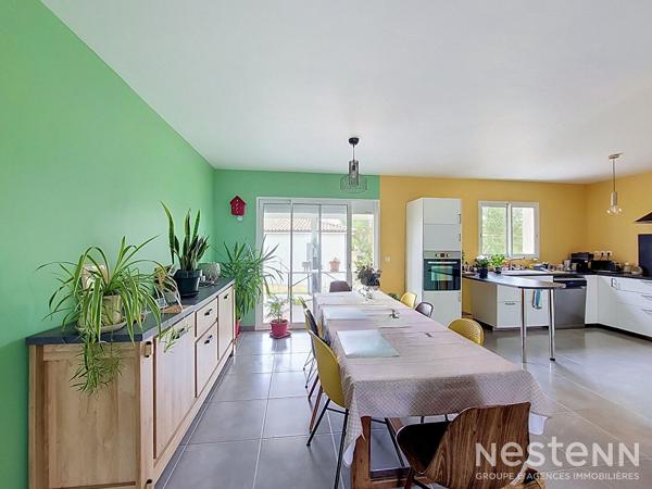 A Vendre Maison contemporaine de plain-pied avec trois chambres, garage et jardin à Condom