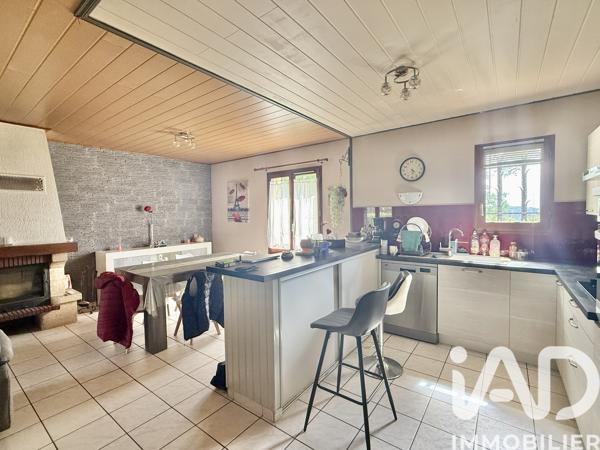 Maison à vendre 4 pièces 80 m² Marcillac-Saint-Quentin