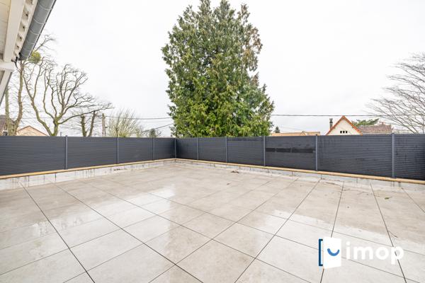 Grand pavillon individuel sur 1259 m² de terrain à Sainte Geneviève des Bois