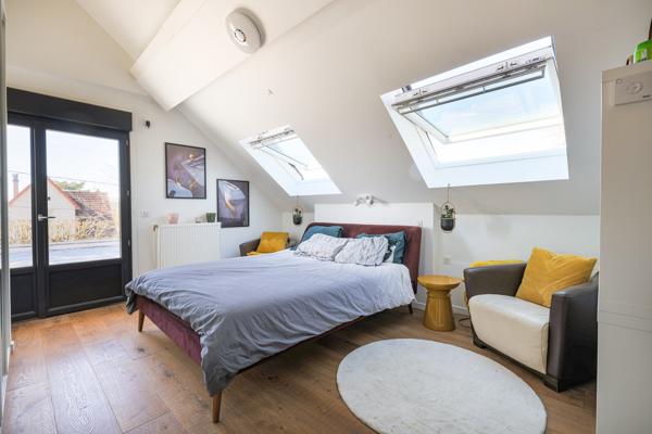 Grand pavillon individuel sur 1259 m² de terrain à Sainte Geneviève des Bois