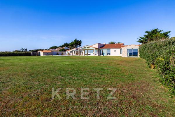 Propriété exceptionnelle en première ligne face à l'océan