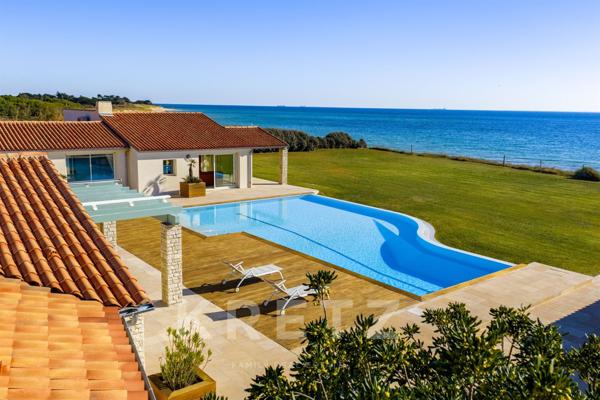 Propriété exceptionnelle en première ligne face à l'océan