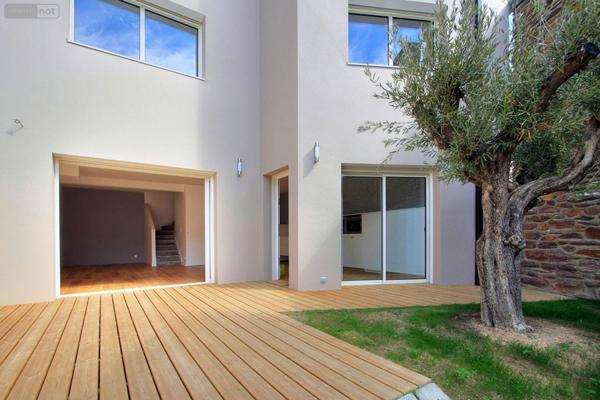 Maison à louer à Rennes en Ille-et-Vilaine (35000), ref : 001-1565   
JEANNE D'ARC