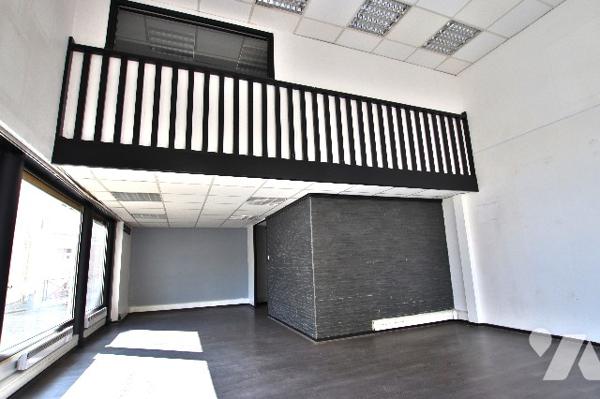 Vend fonds de commerce de 60m2 environ à Montereau. Grande cave et parking sécurisé.