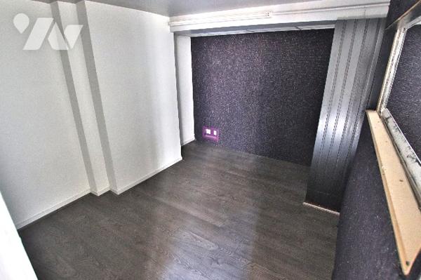 Vend fonds de commerce de 60m2 environ à Montereau. Grande cave et parking sécurisé.