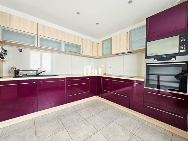 Appartement
                                                                                                                                                                                                                                                                                                                        4 pièce(s)                                                                                                                                                                                                          3 chambre(s)                                                                                                                                                                                                          139  m²
