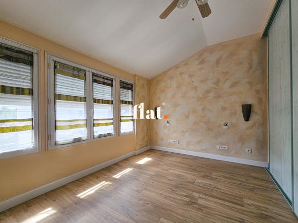 Appartement
                                                                                                                                                                                                                                                                                                                        4 pièce(s)                                                                                                                                                                                                          3 chambre(s)                                                                                                                                                                                                          139  m²