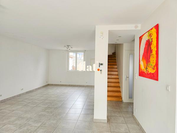 Appartement
                                                                                                                                                                                                                                                                                                                        4 pièce(s)                                                                                                                                                                                                          3 chambre(s)                                                                                                                                                                                                          139  m²