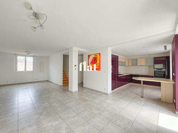 Appartement
                                                                                                                                                                                                                                                                                                                        4 pièce(s)                                                                                                                                                                                                          3 chambre(s)                                                                                                                                                                                                          139  m²
