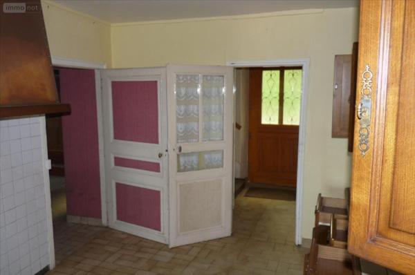 Maison à vendre à Ambrières-les-Vallées en Mayenne (53300), ref : 53075DLS24034