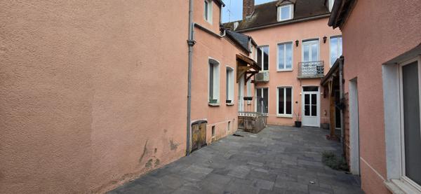 Maison Villeneuve L Archeveque 10 pièce(s) 240 m2