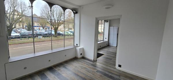 Maison Villeneuve L Archeveque 10 pièce(s) 240 m2