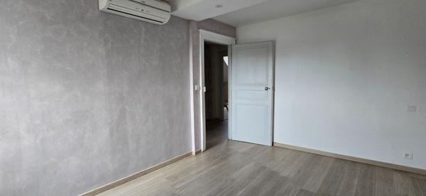 Maison Villeneuve L Archeveque 10 pièce(s) 240 m2