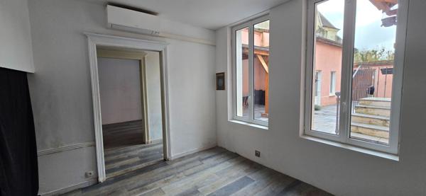 Maison Villeneuve L Archeveque 10 pièce(s) 240 m2