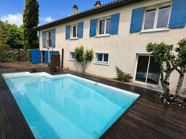 Maison Maison Blanquefort 6 chambres avec piscine, garage, jardin, sans vis-à-vis 188m2 188.13 m²