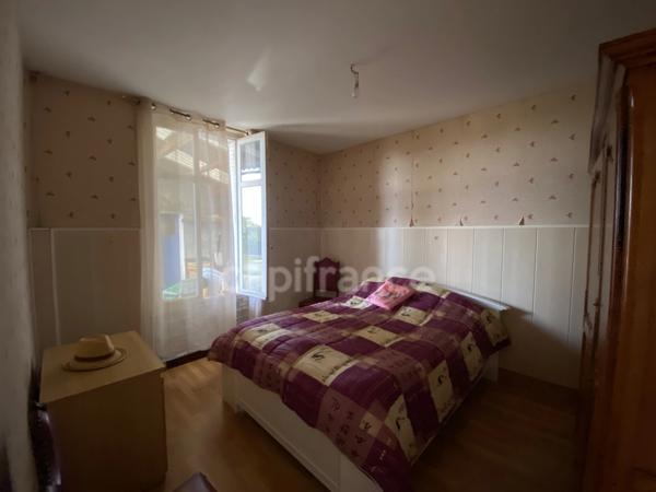 THOUARS (79) Maison à rénover de plain pied -55m2-grand jardin clos avec puits