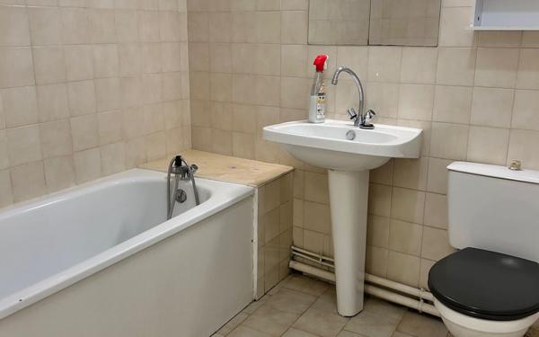 Appartement à louer    1 pièce • 22 m2 Marseille 5