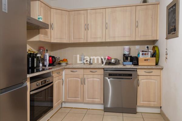 Secteur gare-blancheraie t4 avec terrasse et double parking