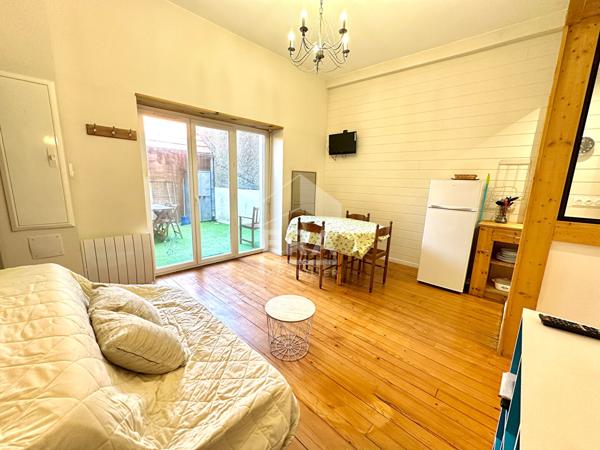PAU - 14 Juillet : Appartement T2 avec terrasse en location meublée