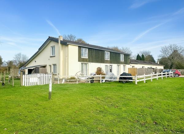 "Investissement Rentable : Gîte + 12 Logements Loués" sur plus de 8400m2 de terrain.