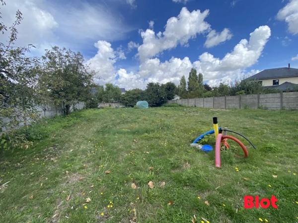Terrain 722m²