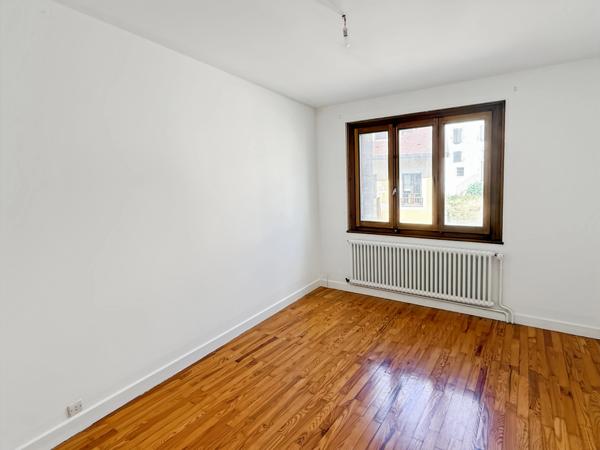Maison à vendre 6 pièces GEX (01)