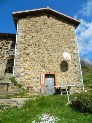 Maison 63 m2, source, 7 hectares (jardin, bois, landes)