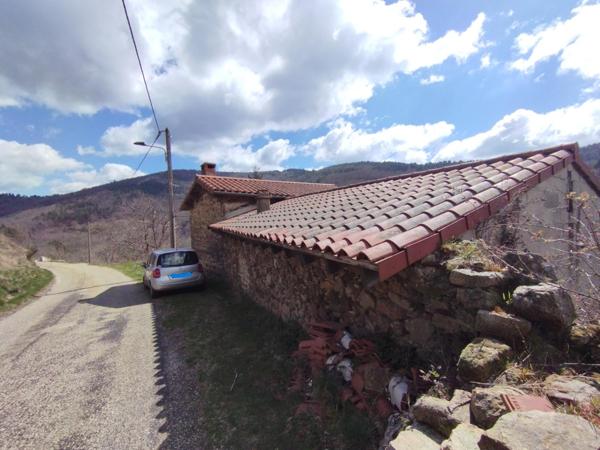 Maison 63 m2, source, 7 hectares (jardin, bois, landes)