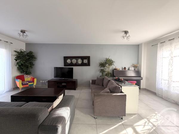 Maison à vendre  6 pièces - 141,72 m2 ST MAUR DES FOSSES - 94