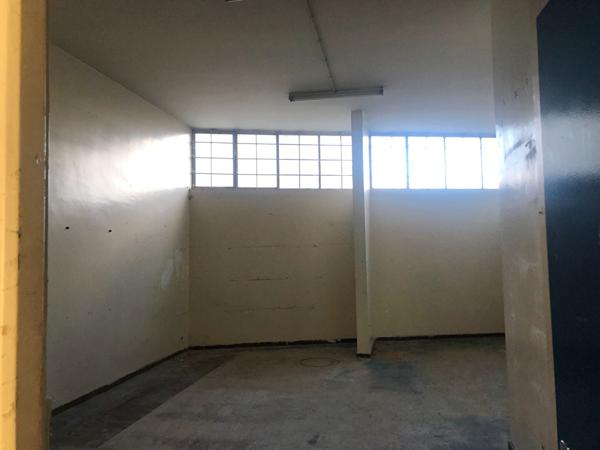 PAU Centre ville - Local commercial Pau 88 m2 avec garage