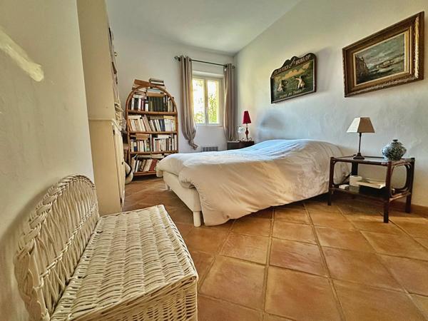 Villa provençale à vendre face au Golf 18 trous de Sainte-Maxime