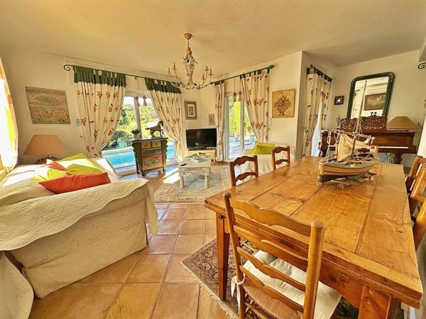 Villa provençale à vendre face au Golf 18 trous de Sainte-Maxime
