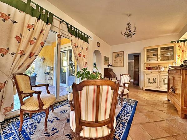 Villa provençale à vendre face au Golf 18 trous de Sainte-Maxime