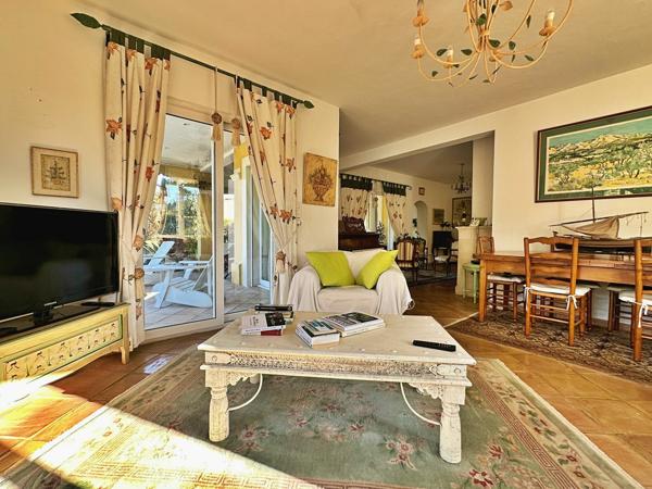 Villa provençale à vendre face au Golf 18 trous de Sainte-Maxime