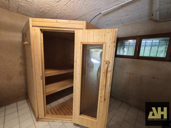 EXCEPTIONNEL - GOUESNOU - BELLE PROPRIÉTÉ DE 220 M2 HABITABLE - TERRAIN DE TENNIS