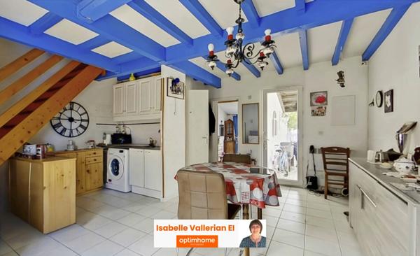 Maison à vendre 4 pièces AIGUES MORTES (30) avec parking et terrasse