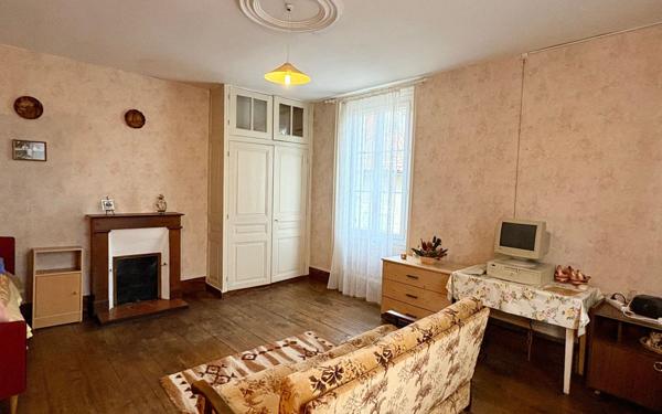 Maison à vendre    6 pièces •  Archigny