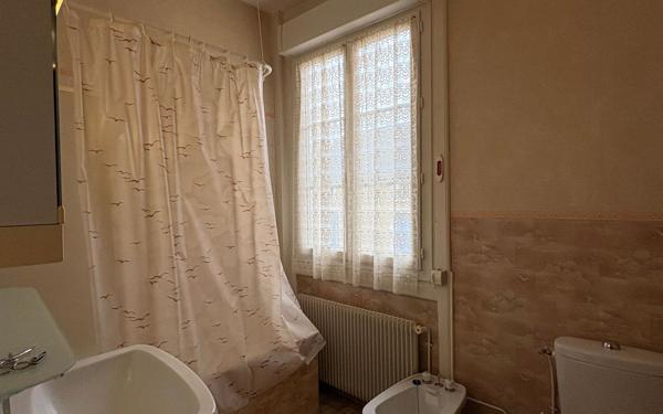 Maison à vendre    6 pièces •  Archigny