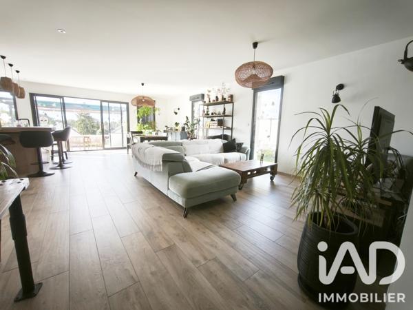 Maison à vendre 5 pièces 131 m² Verrières