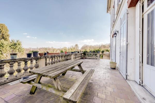 Maison de Maître au cœur de Meaux + Dépendances