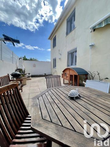 Maison traditionnelle 5 pièces de 164 m² à Sérignan (34410)