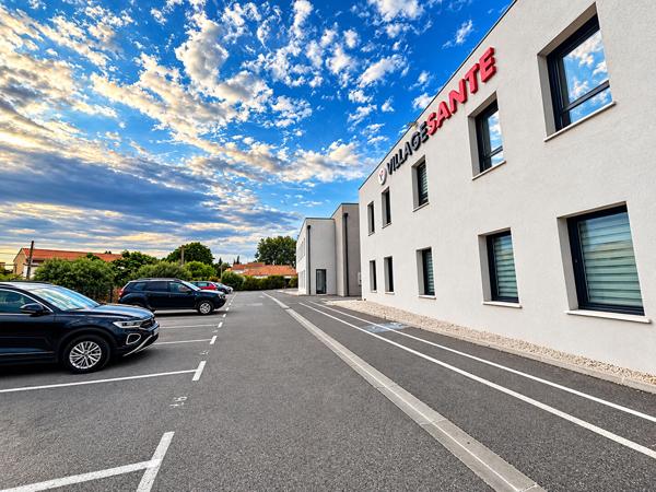 Local médical / paramédical / bien être de 31m2 dans un centre médical avec parking