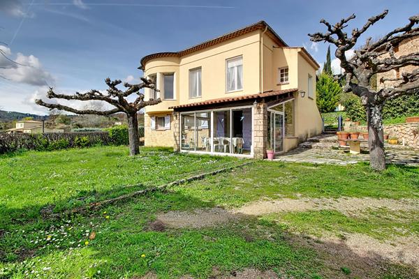 A VENDRE EN EXCLUSIVITÉ ! Propriété de Caractère à SALERNES! Un Potentiel Hors Normes !