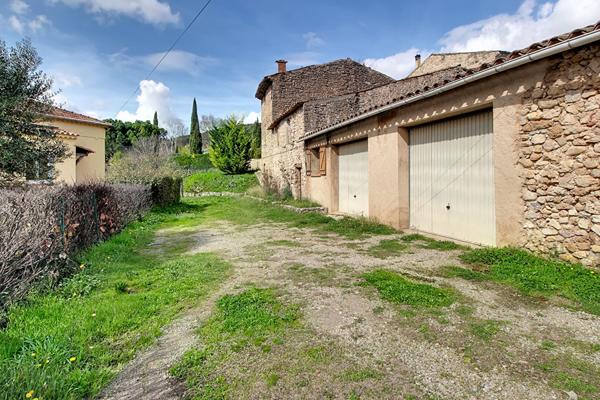 A VENDRE EN EXCLUSIVITÉ ! Propriété de Caractère à SALERNES! Un Potentiel Hors Normes !